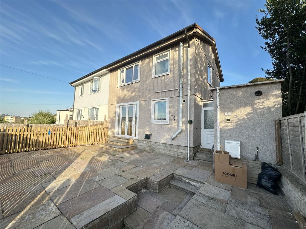 Property photo 1 of 6 External
