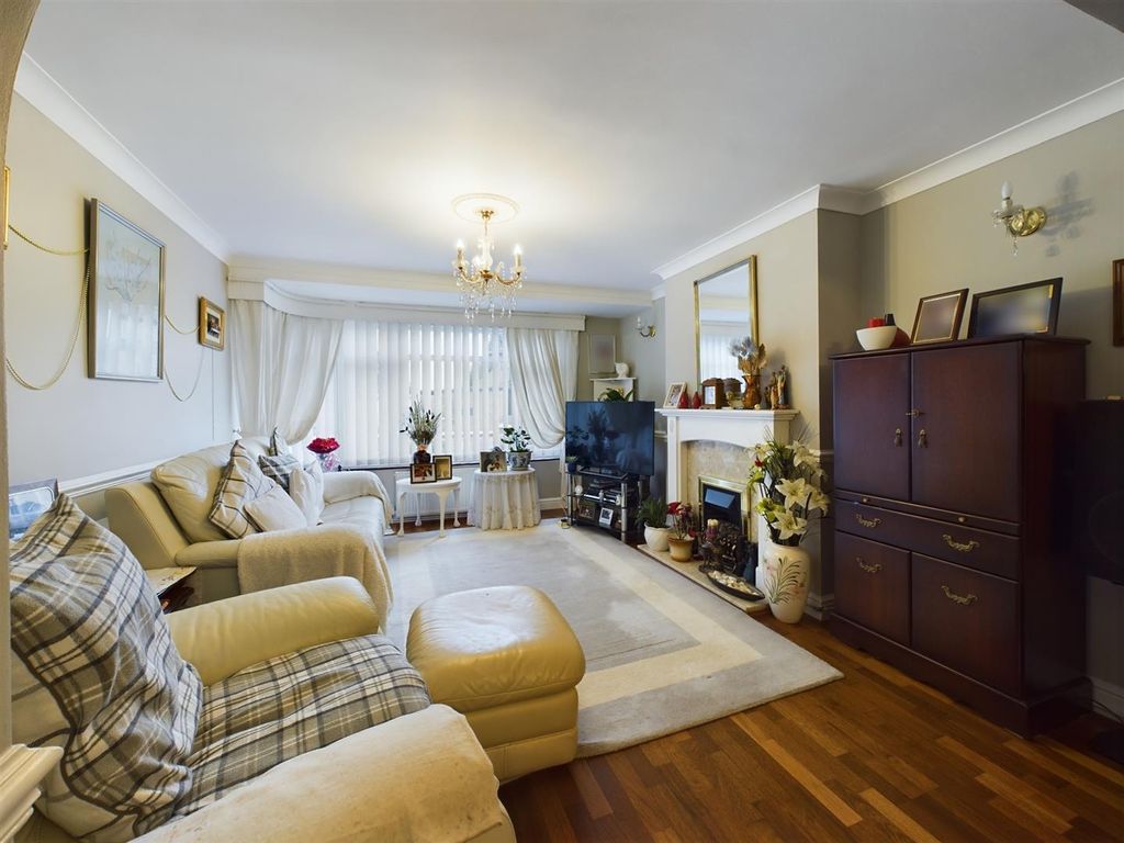 Property photo 3 of 14 Cam03975G0-Pr0072-Still001.Jpg