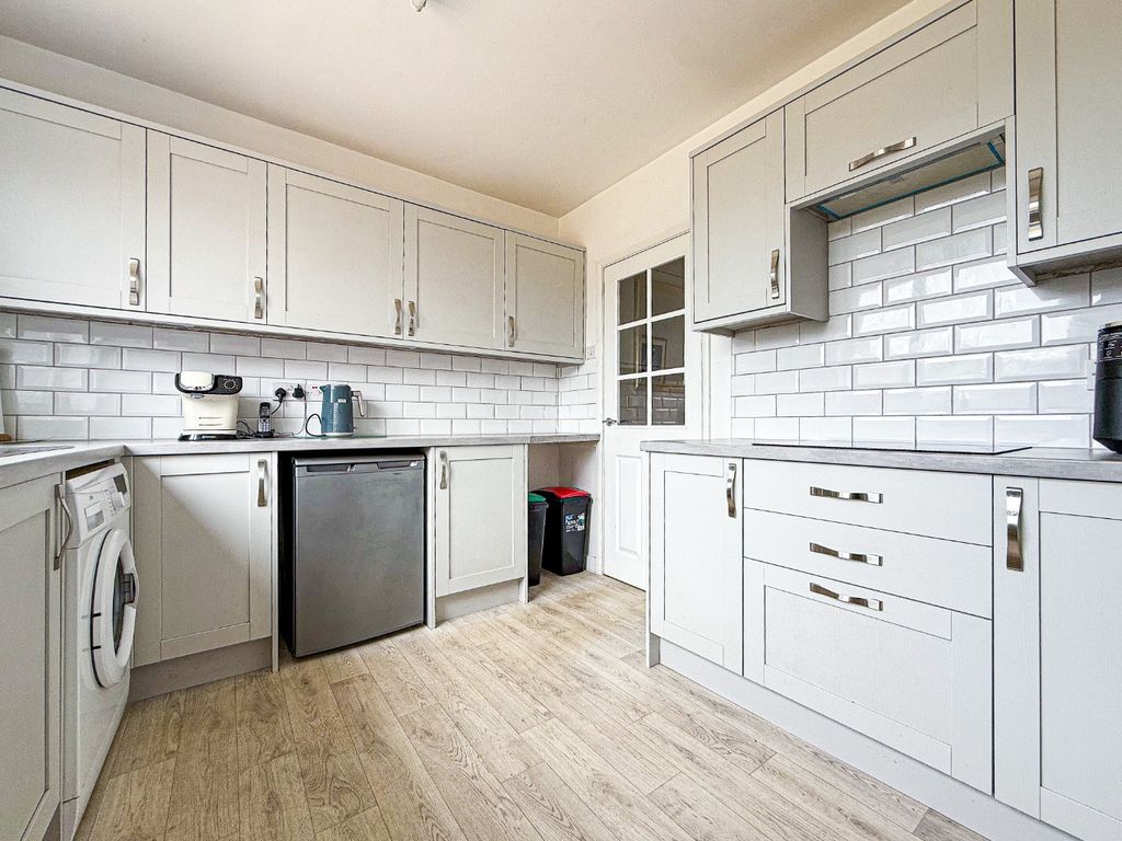 Property photo 3 of 14 4294666