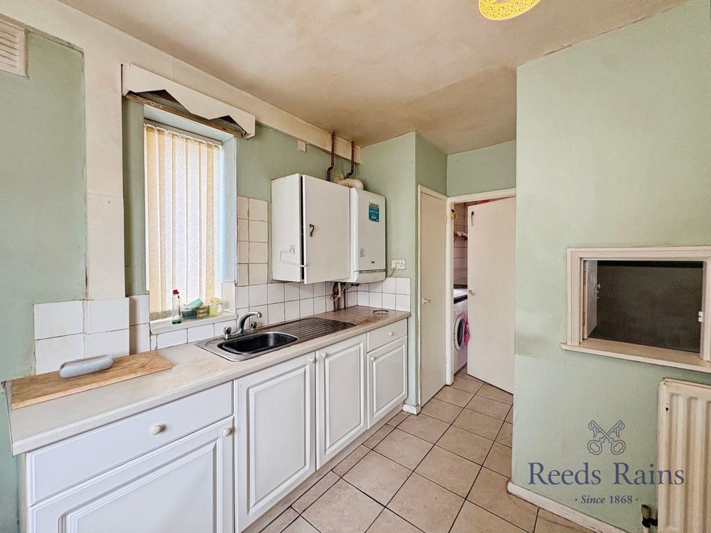 Property photo 2 of 13 Picture No. 12