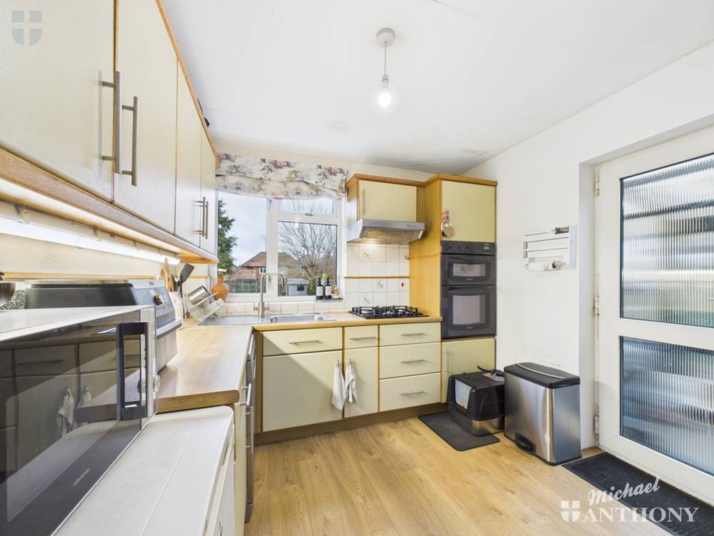 Property photo 2 of 18 Cam03218G0-Pr0852-Still005-Thumbnail-H750-70