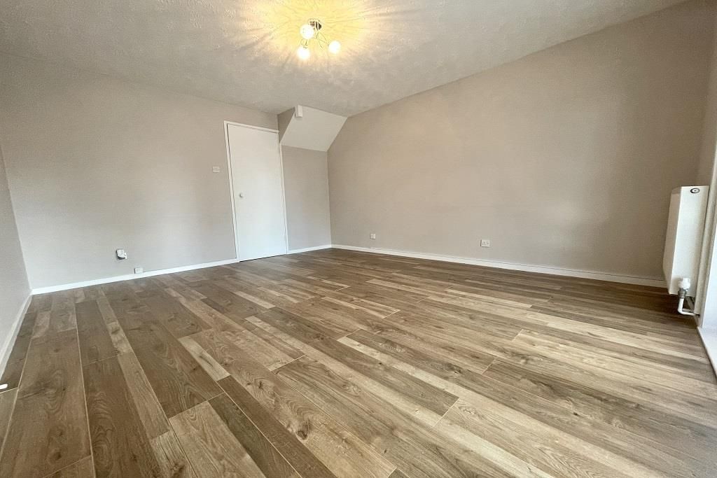 Property photo 3 of 14 Living Room