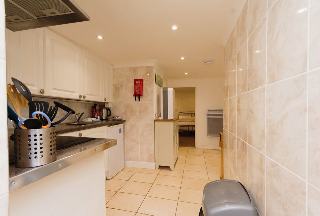 Property photo 3 of 15 Kitchen