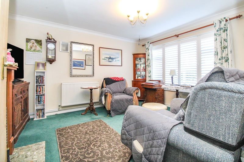 Property photo 3 of 10 Lounge