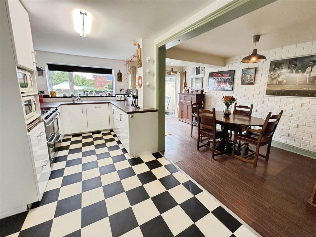 Property photo 3 of 18 Kitchen &amp; Dining Area