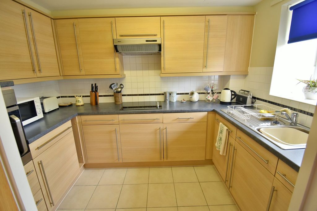 Property photo 3 of 17