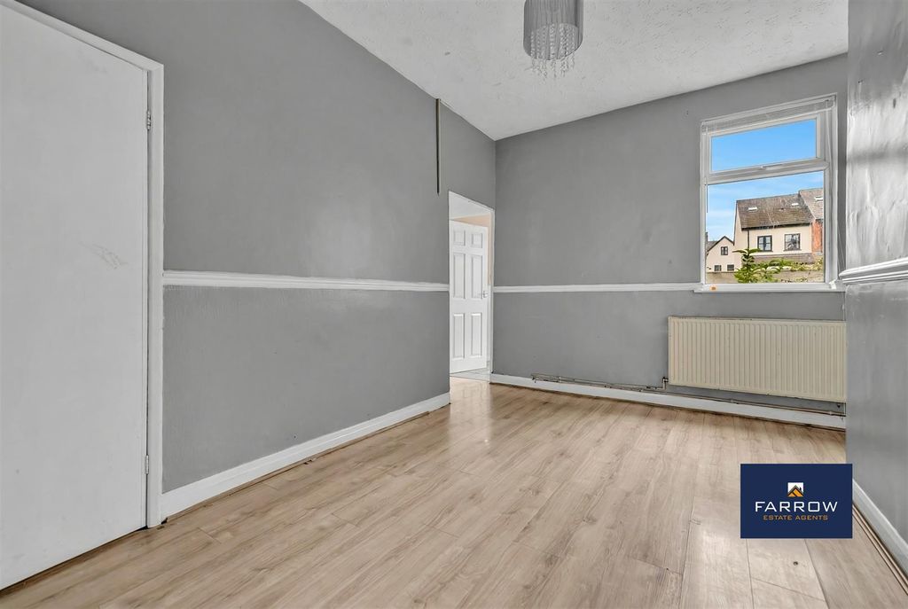 Property photo 3 of 19 Dining Room