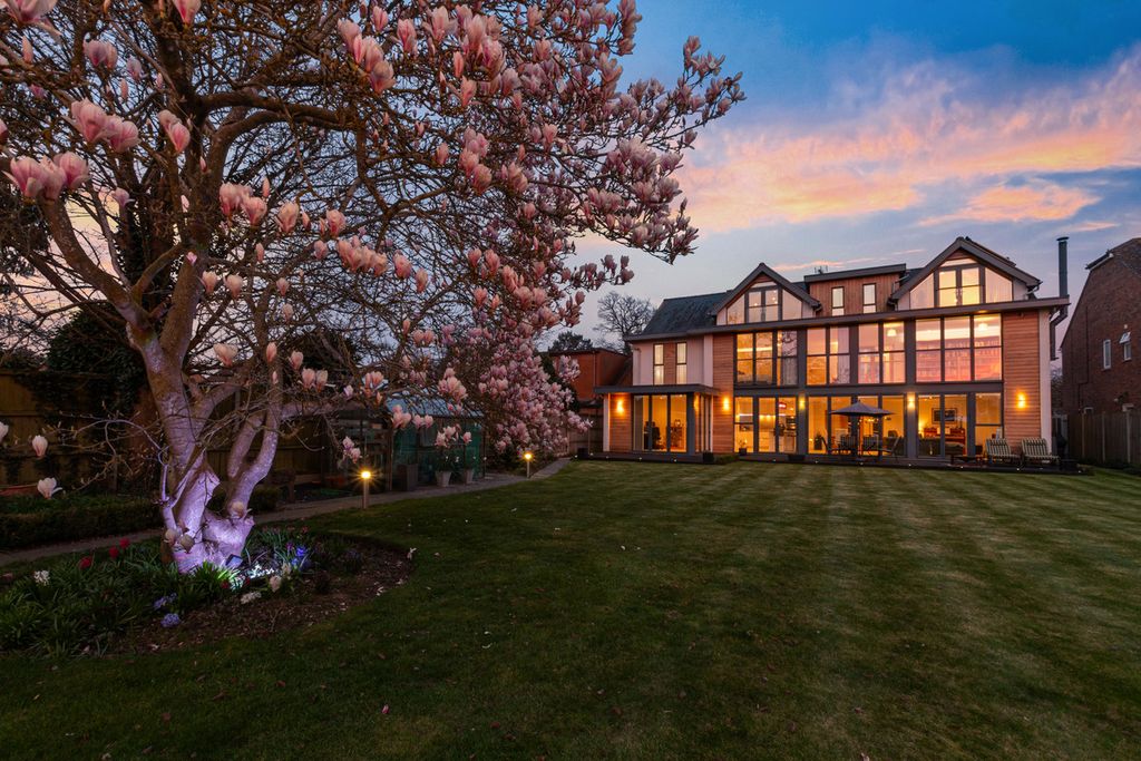 Property photo 2 of 44