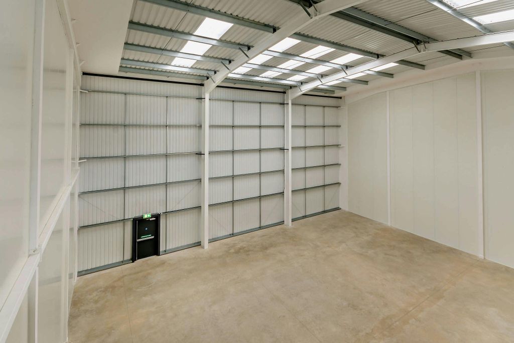 Property photo 3 of 20 8621193Interior11800.Jpg