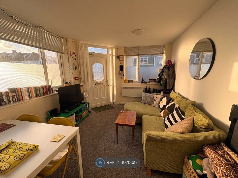 Property photo 3 of 17