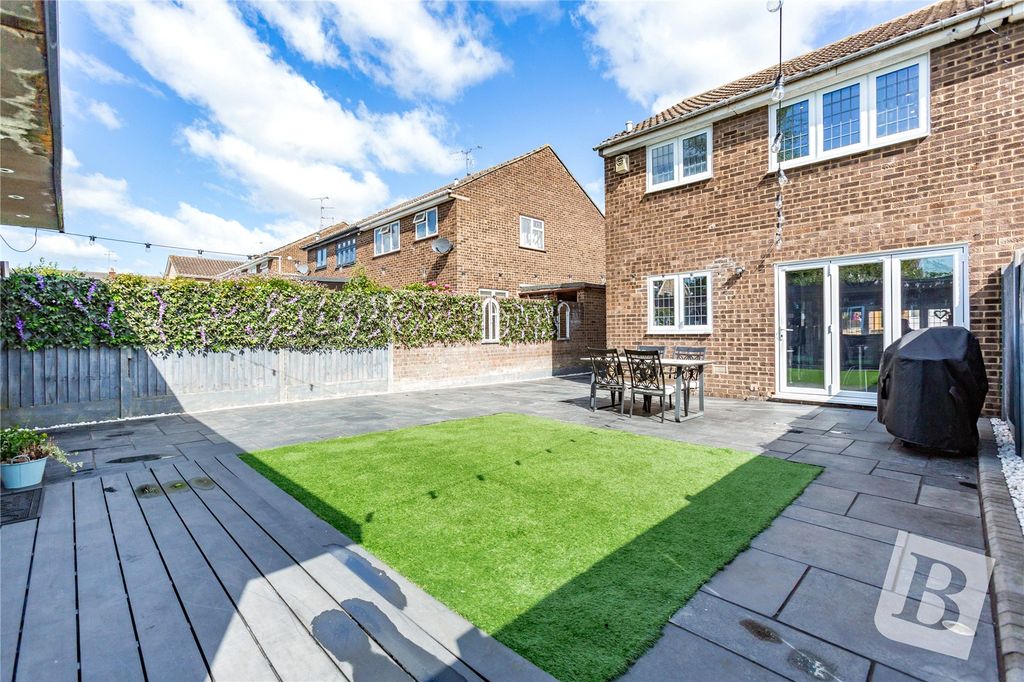 Property photo 2 of 22 Rear Garden