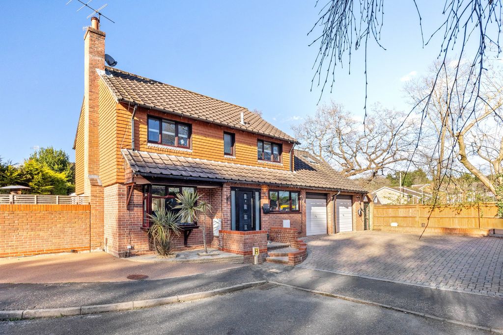 Property photo 1 of 31