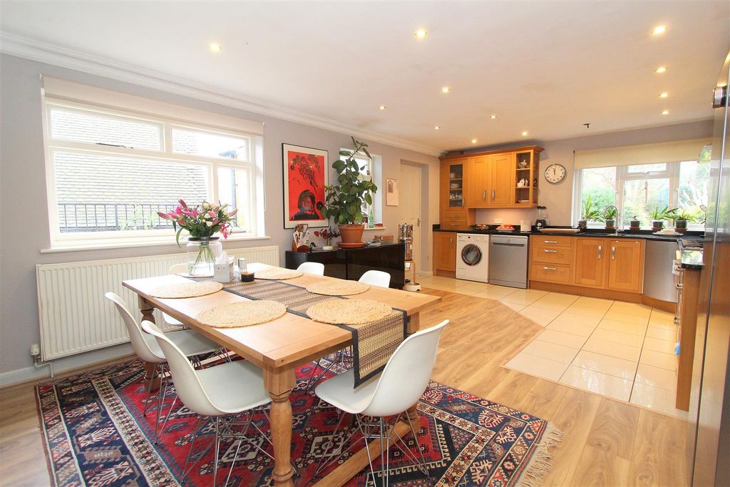 Property photo 1 of 25 Kit.Jpg