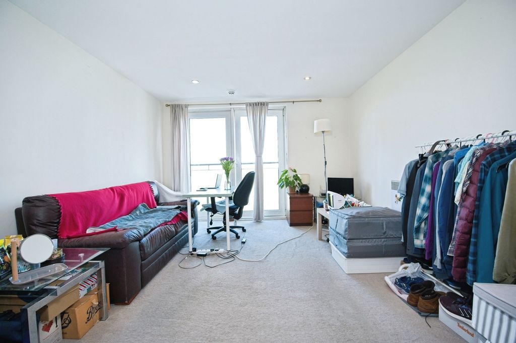 Property photo 3 of 14 Living/Dining Area