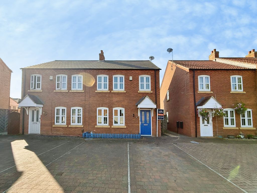 Property photo 1 of 12 Front