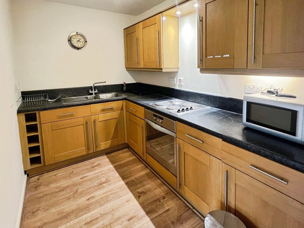 Property photo 2 of 11 Picture No. 21
