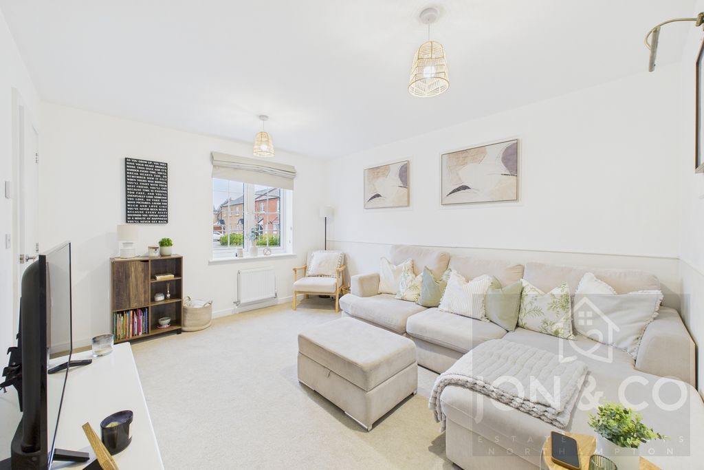 Property photo 3 of 17