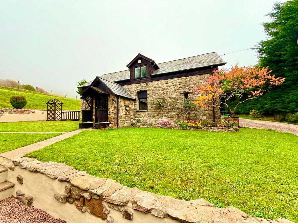 Property photo 2 of 28