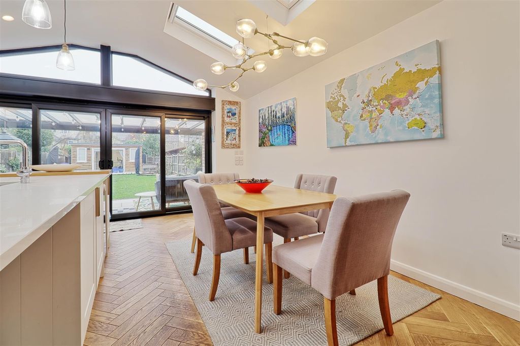 Property photo 3 of 27 Dining.Jpg
