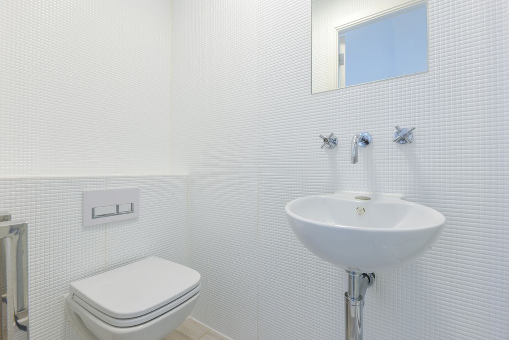 Property photo 3 of 8 Photo 1