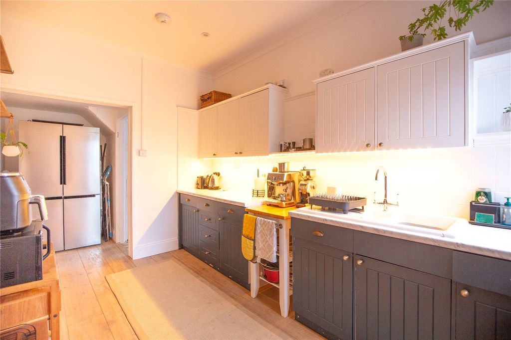 Property photo 2 of 18 Picture No. 52