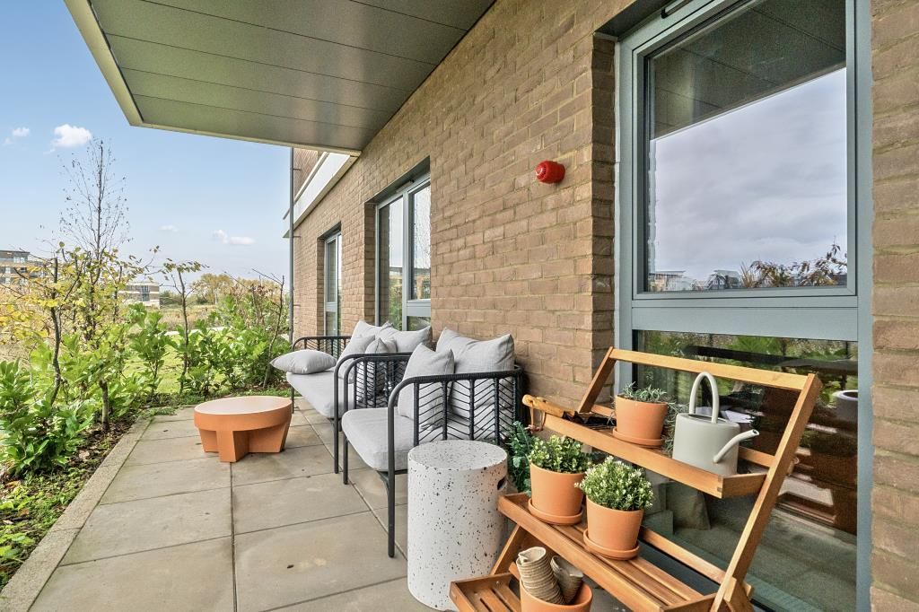 Additional image 16 of 2 bed flat for saleBankside Gardens, Green Park, Berkshire RG2