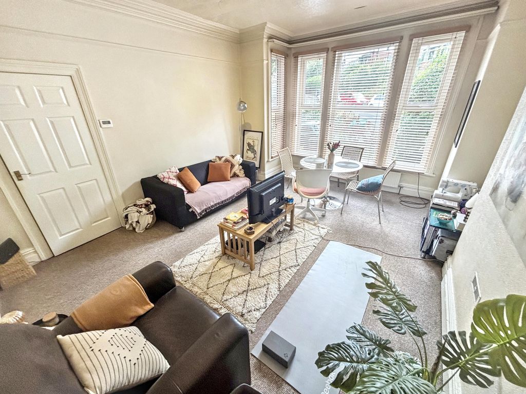 Property photo 3 of 12 Img_4645