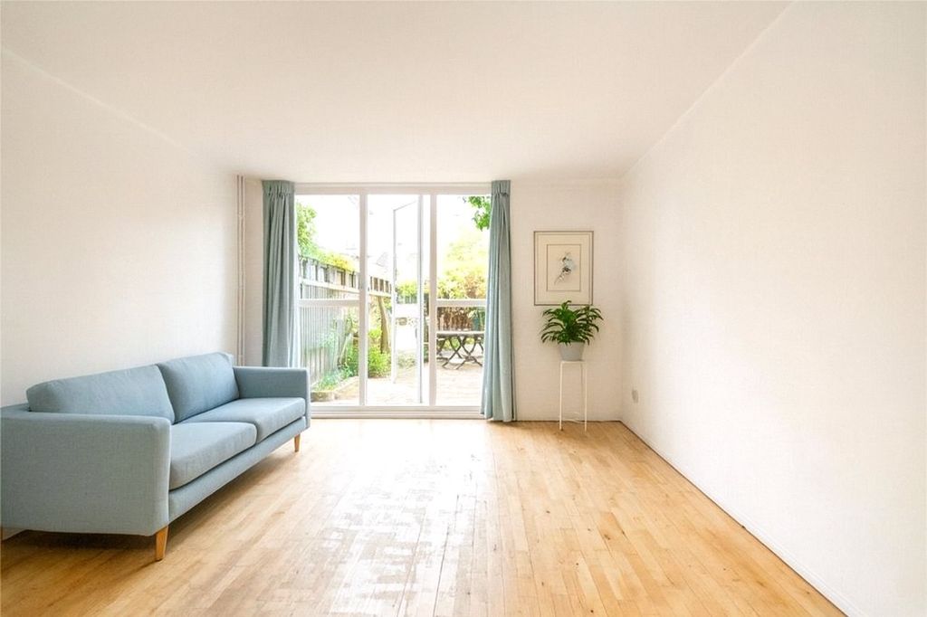 Property photo 3 of 9 Picture No. 22