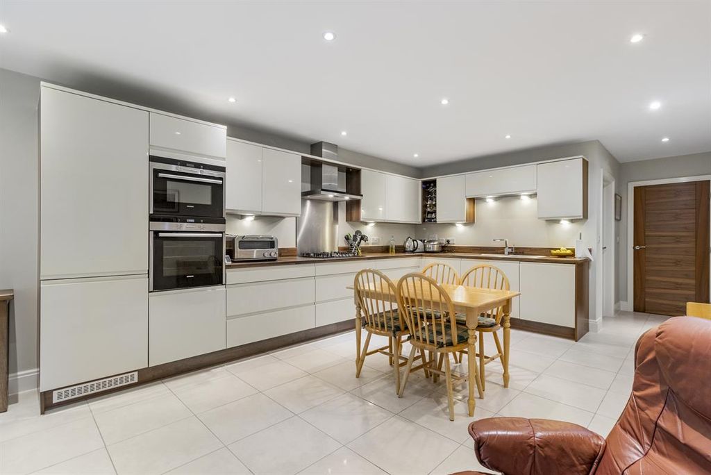 Property photo 3 of 13 Photo 3