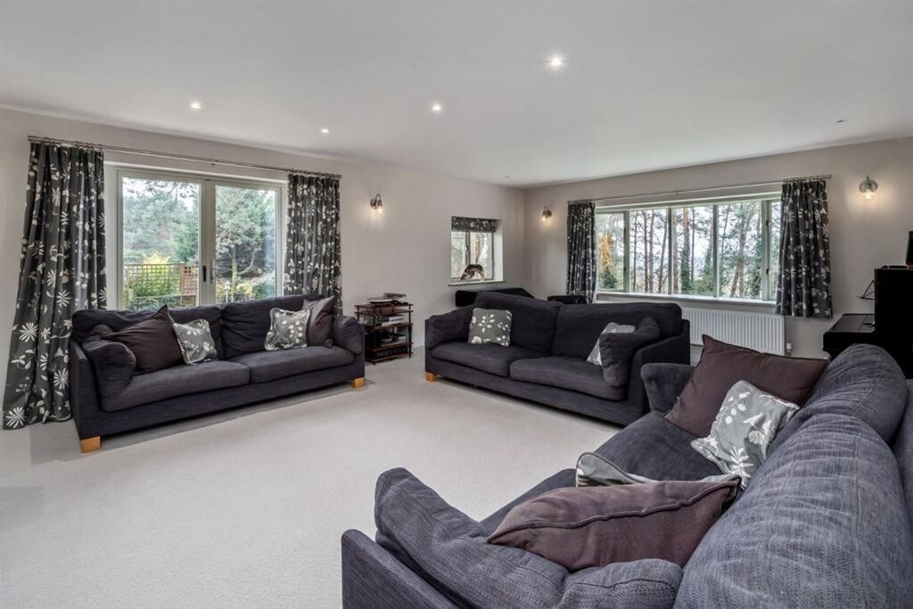 Property photo 2 of 32