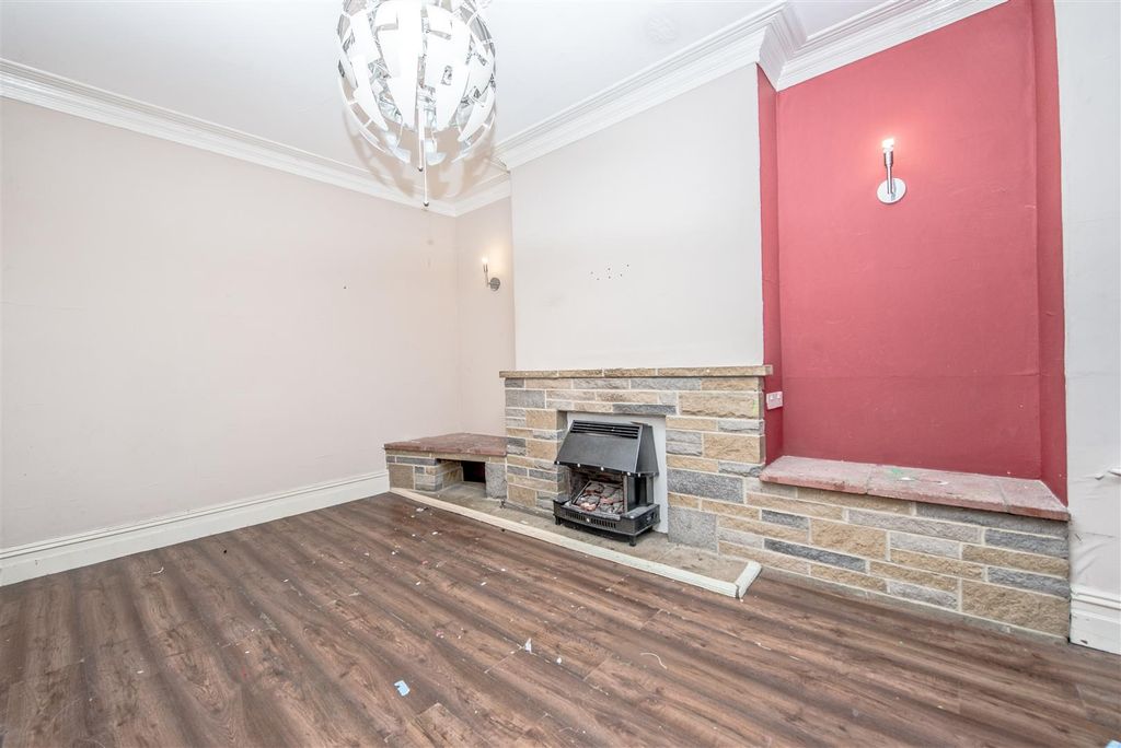 Property photo 3 of 25 Living Room: