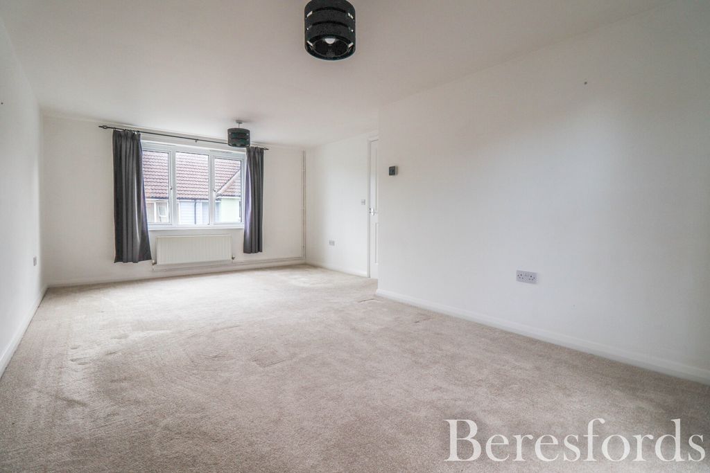 Property photo 3 of 8 Picture No. 11