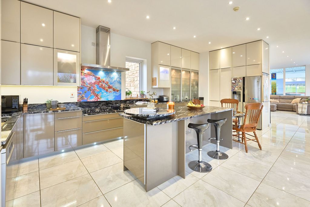 Additional image 16 of 8 bed detached house for saleCragtops, Kirk Smeaton WF8
