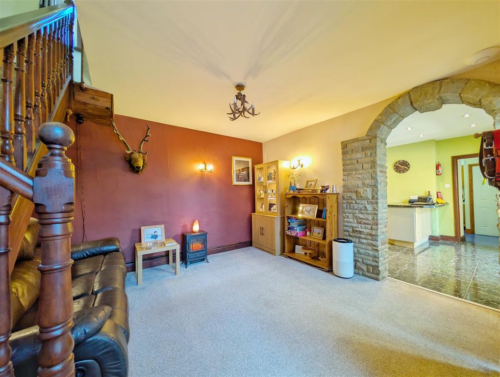Property photo 3 of 25