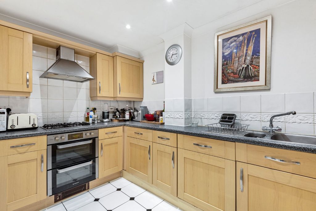 Property photo 2 of 5 Picture No. 12