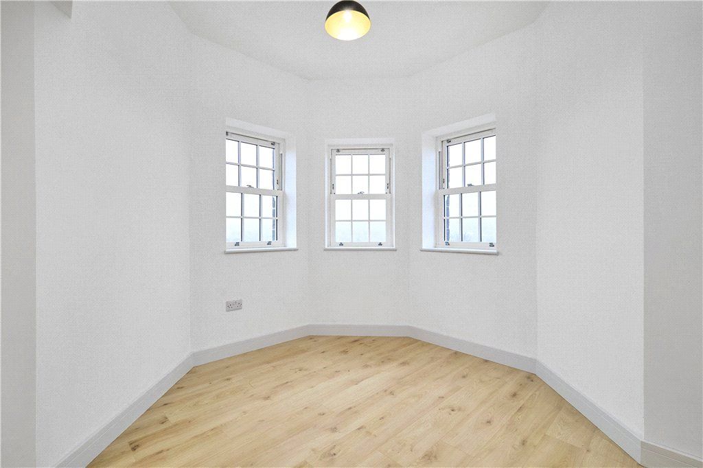 Property photo 2 of 11 Picture No. 17