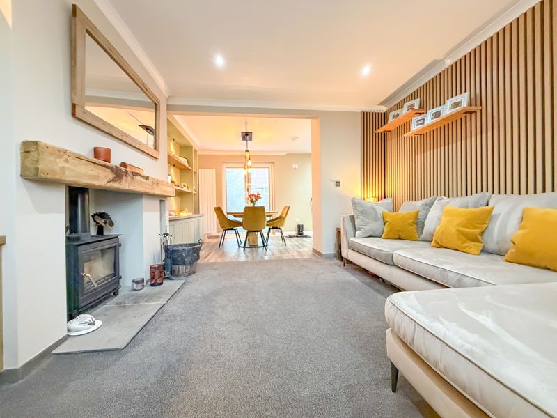 Property photo 2 of 21 Lounge