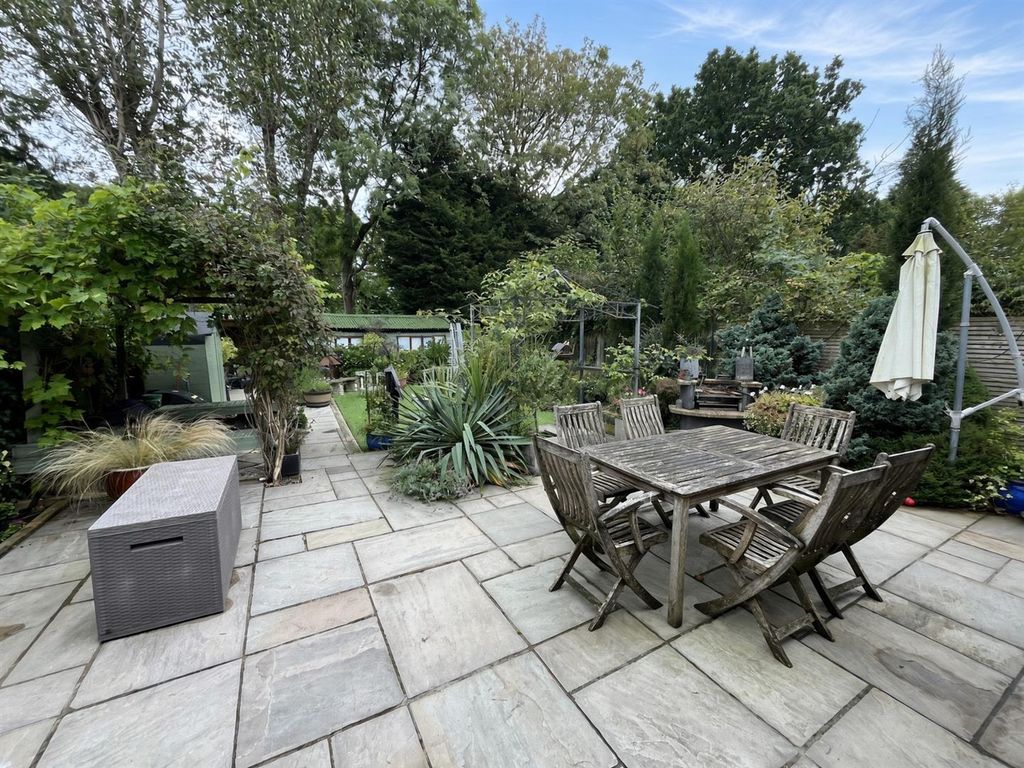 Property photo 3 of 27