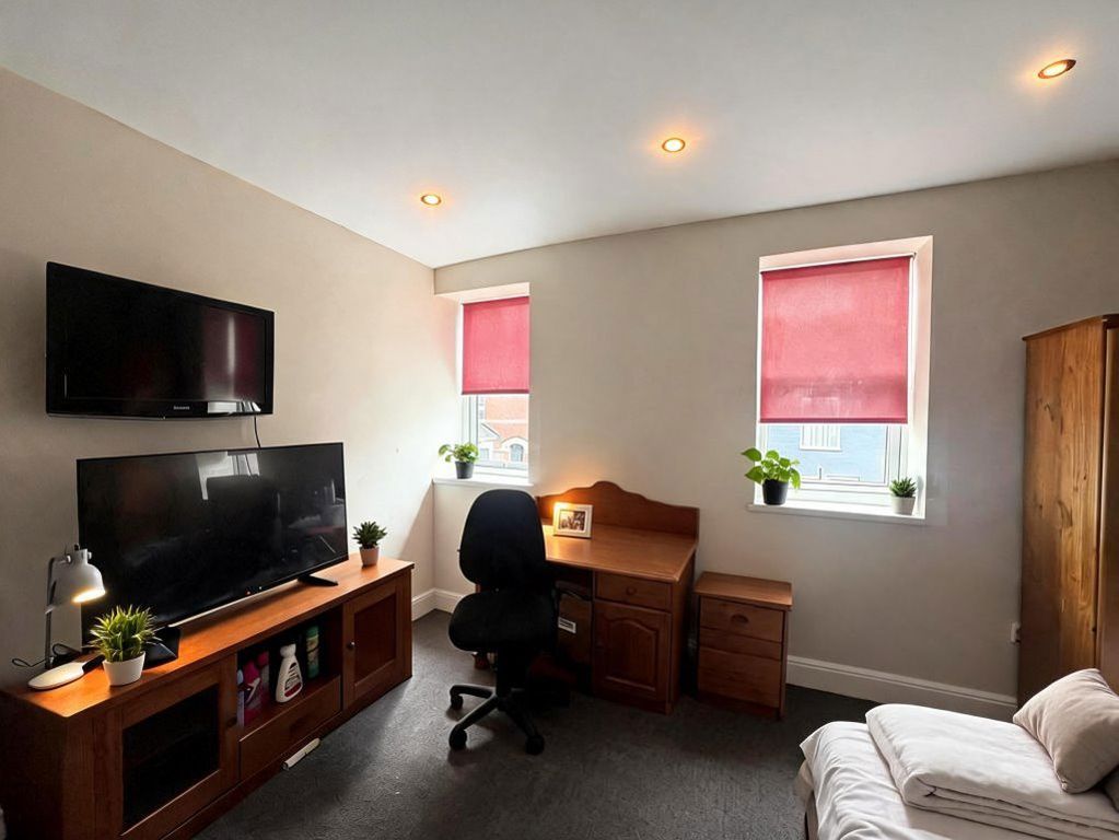 Property photo 2 of 4