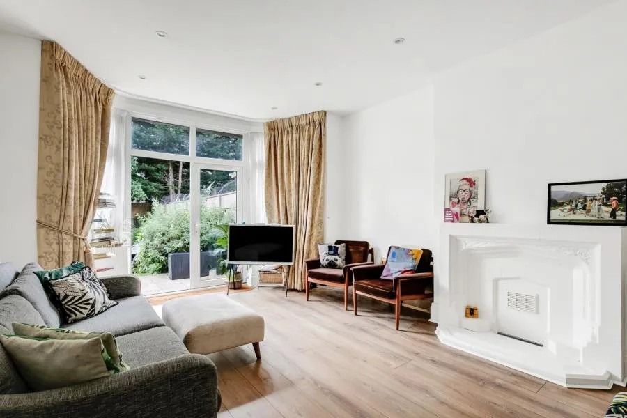 Property photo 1 of 11 5377940