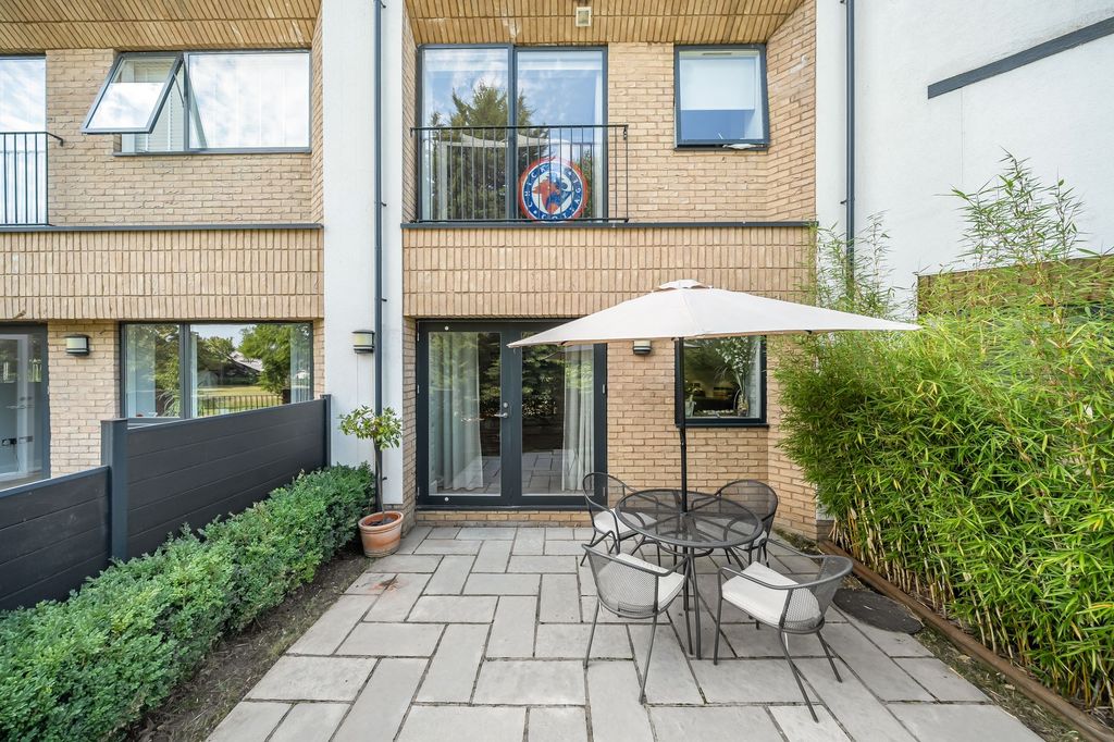 Property photo 1 of 21