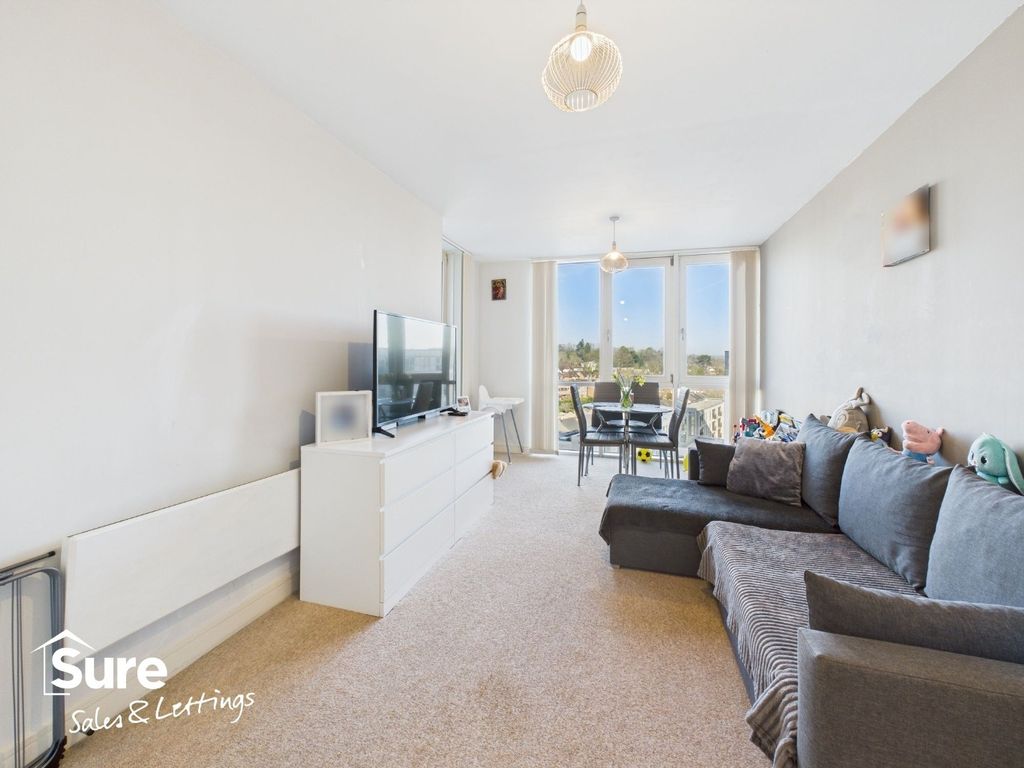 Property photo 3 of 13 4033315
