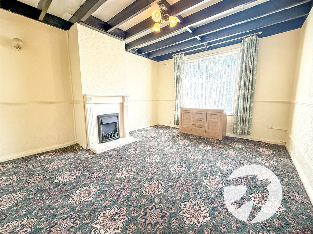 Property photo 2 of 12 Picture No. 10