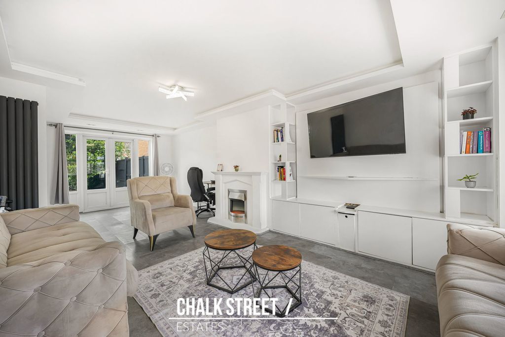 Property photo 2 of 36