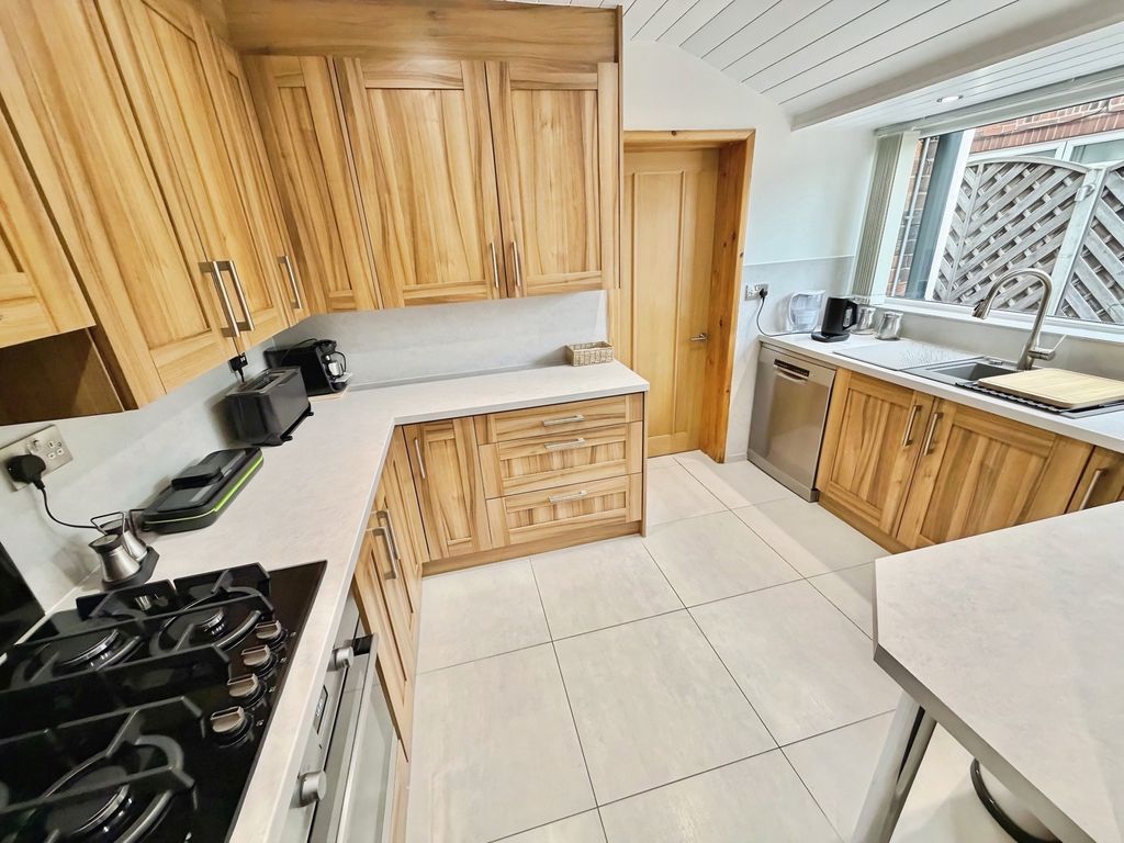 Property photo 3 of 20 Pbox-Img.Jpg