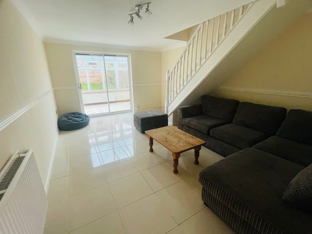 Property photo 3 of 13 Img_1274