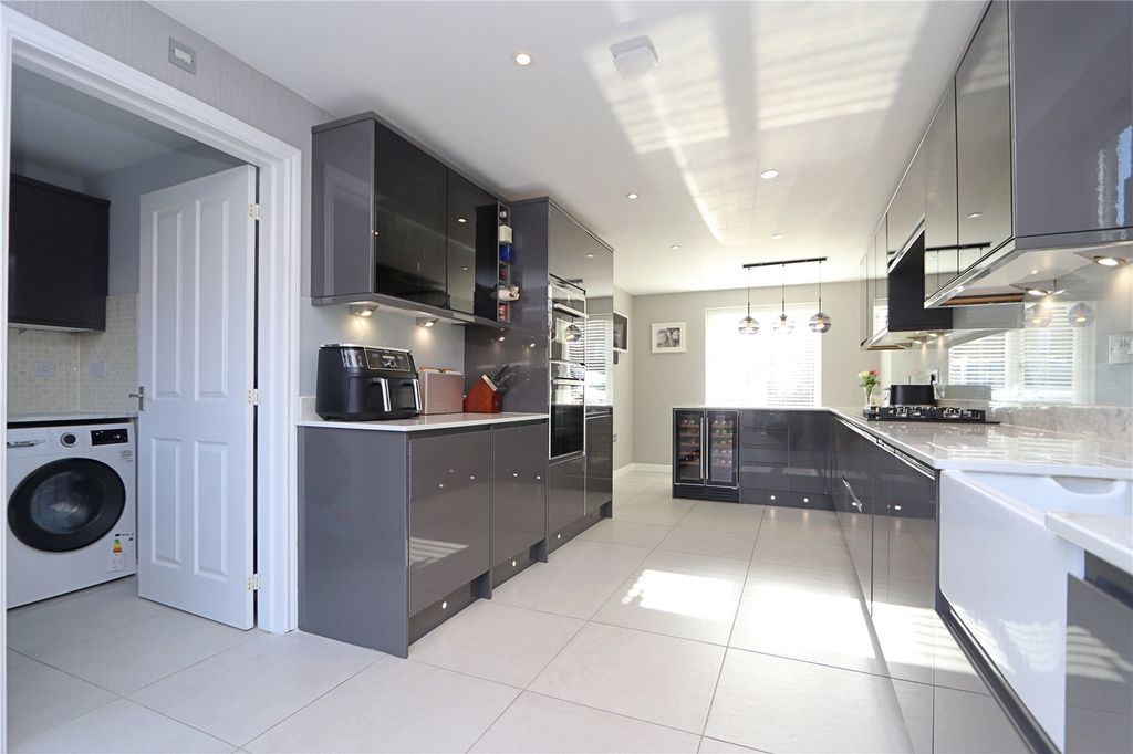 Property photo 2 of 25 Picture No. 20