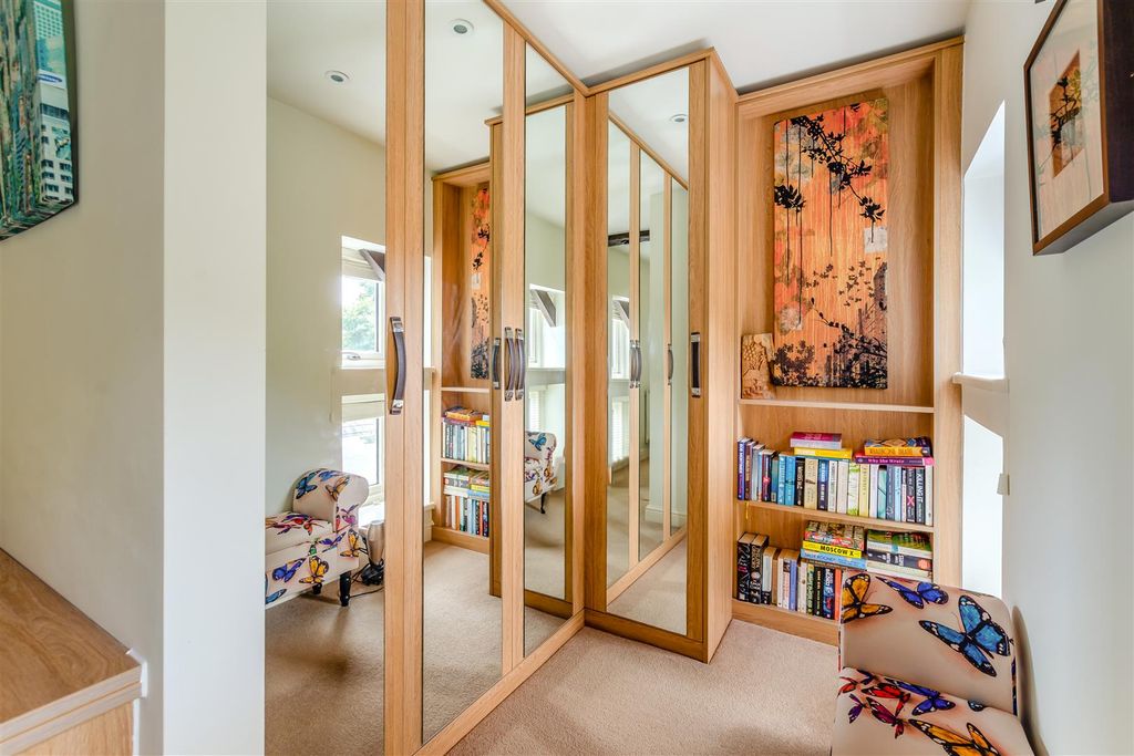 Property photo 3 of 20 Dressing Area