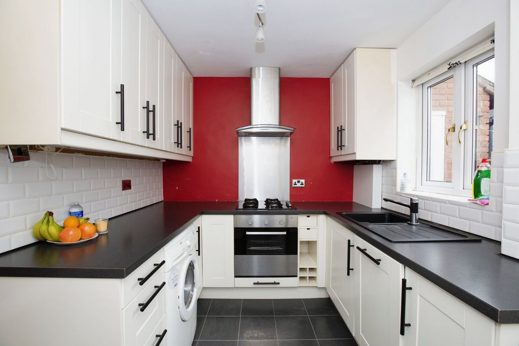 Property photo 2 of 16 Picture No. 03