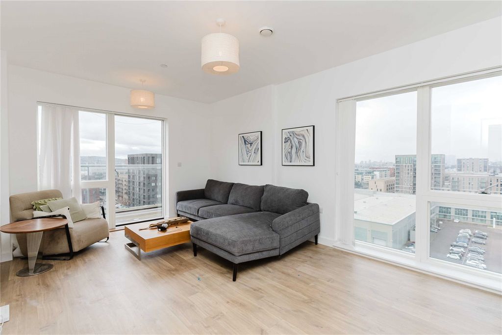 Property photo 2 of 25 Picture No. 28